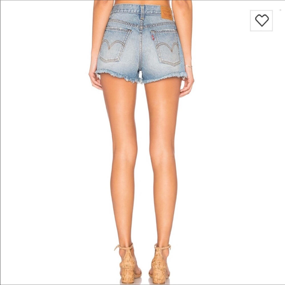 Last 1! Levi’s High Rise Wedgie Fit Shorts - Picture 4 of 7